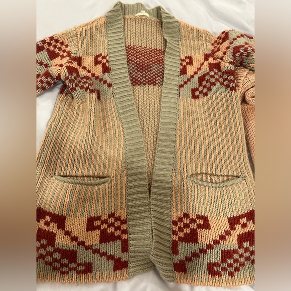 Sweaters - Picture 2 of 5